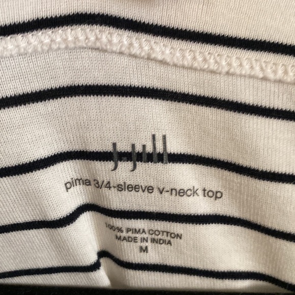 J.JILL 100% cotton v-neck - Picture 2 of 3